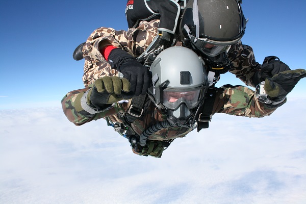 Halo skydiving tandem jump
